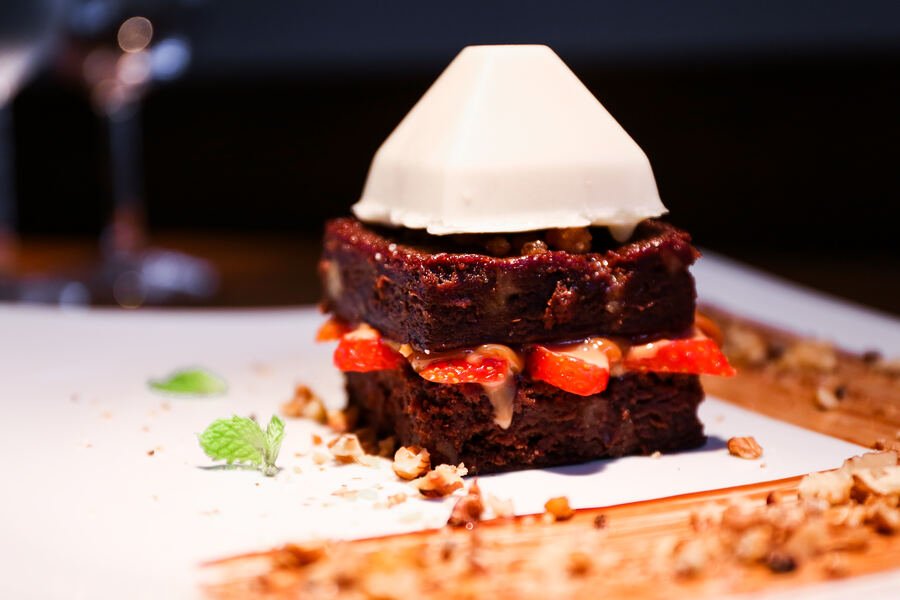 Torre de chocolate trufado