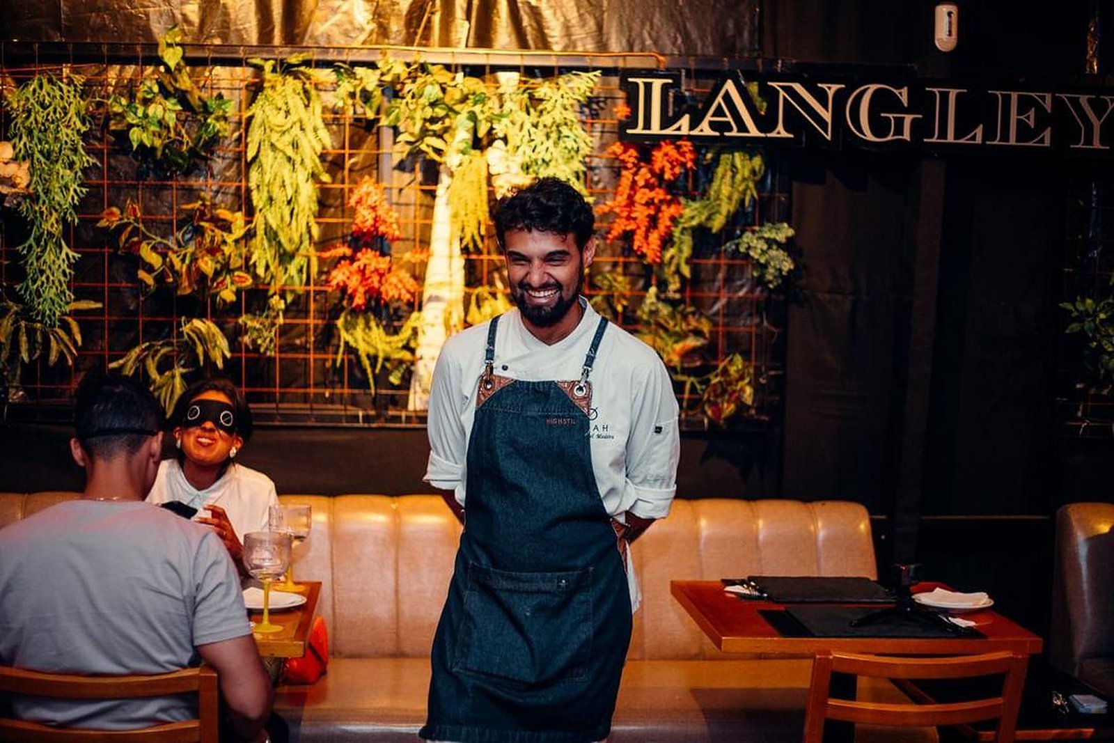 Chef sorrindo
